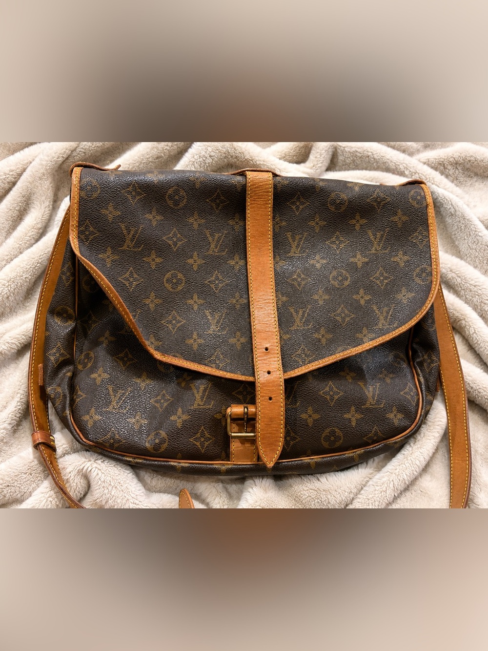 Louis Vuitton Saumur 35 Monogram Canvas Crossbody Messenger Bag | Authentic | Ma